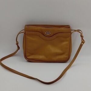 Vtg Tan crossbody shoulder crossbody bag multi pocket sections magnetic zip top